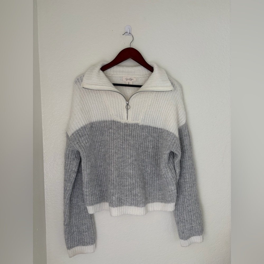 Jessica Simpson Gray and White Turtleneck Sweater